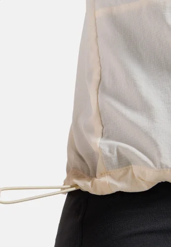 Provides you with: Drawcord waist adjustment