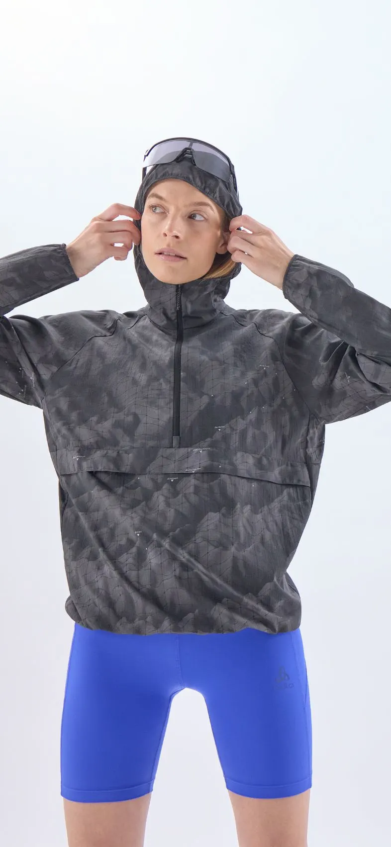 Zeroweight hyper print hooded running anorak
