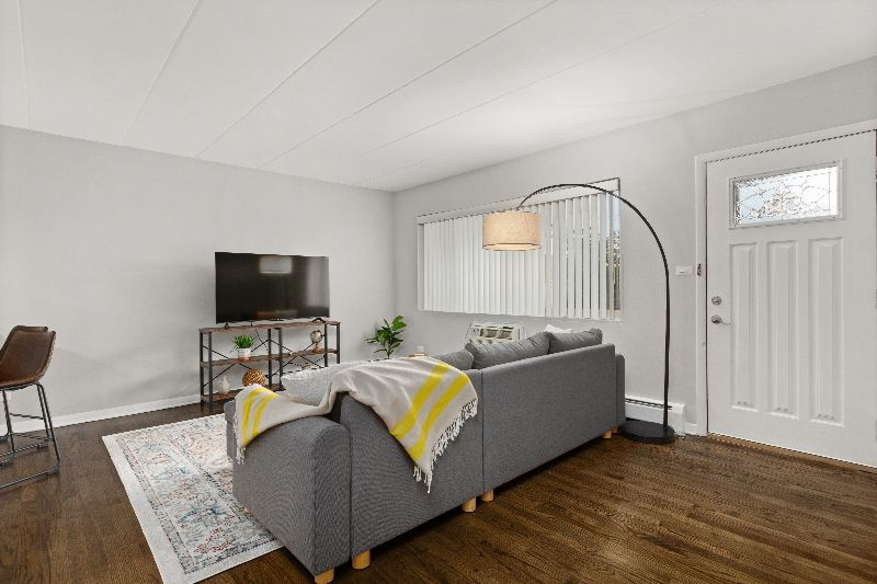 https://www.furnishedfinder.com/images/blog/from-house-hacking-to-landscape-lighting-create-a-safe-ambience-for-your-mtr-guests/3.png