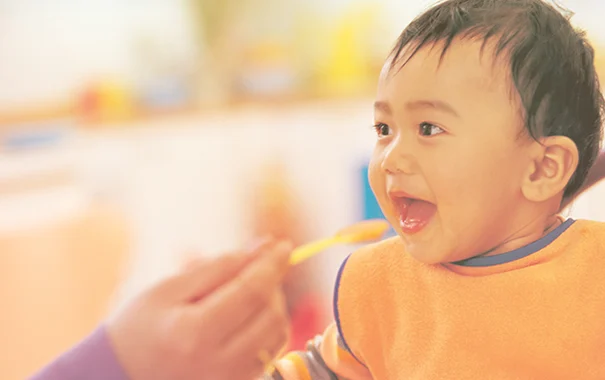 Feeding-your-baby-solids