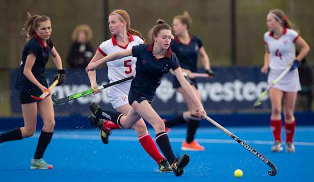 Kent College Canterbury - Spielmoment beim Mädchen Hockey Kent College Canterbury - Spielmoment beim Mädchen Hockey