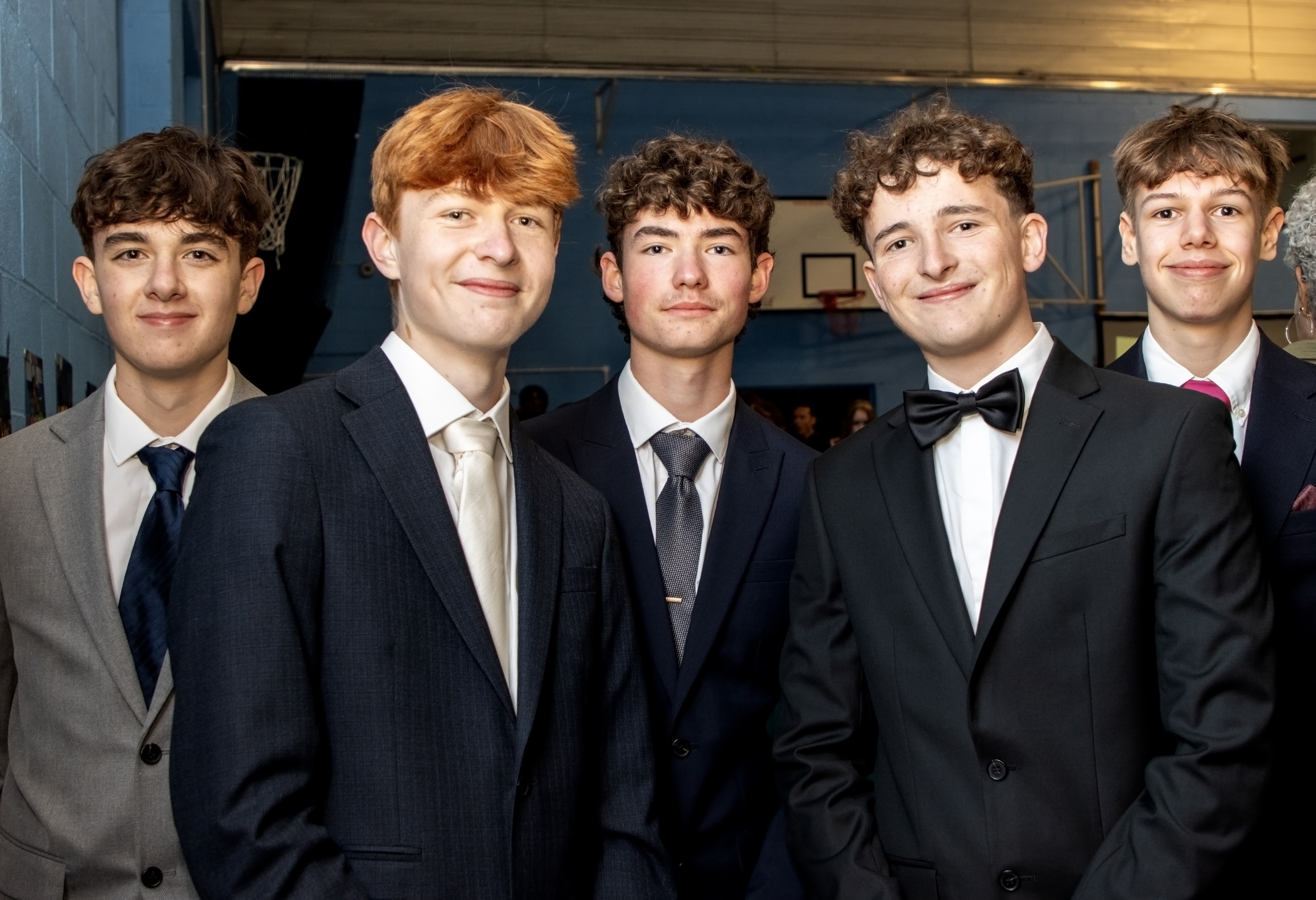 Kent College Canterbury - Schüler strahlen bei einer Schulveranstaltung