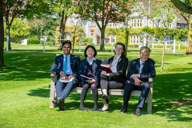 millfield-school-schülergruppe millfield-school-schülergruppe