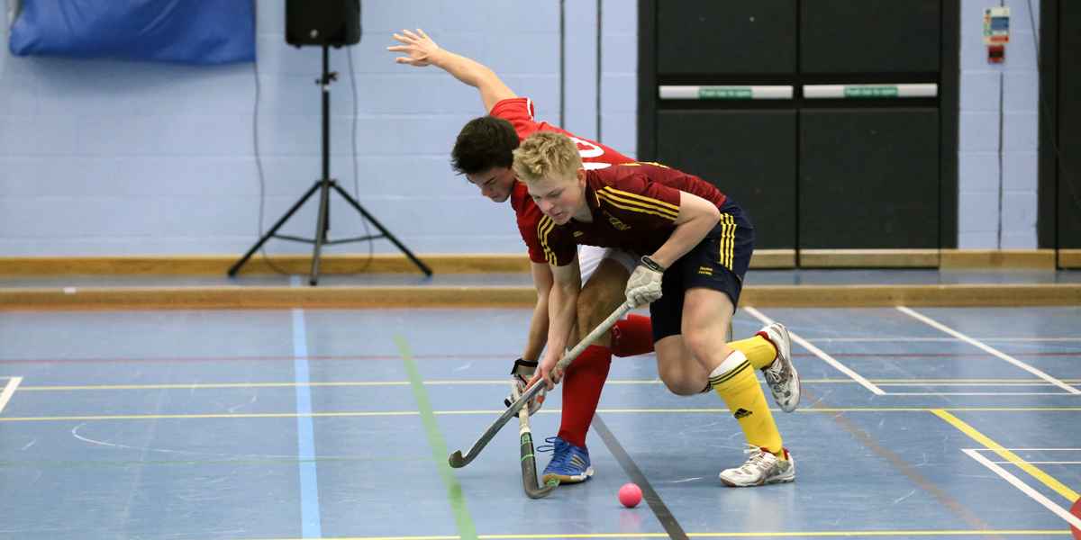 Daniel, Spieler des Siegerteams der englischen Hockey-Schulmeisterschaften in der Halle Daniel, Spieler des Siegerteams der englischen Hockey-Schulmeisterschaften in der Halle