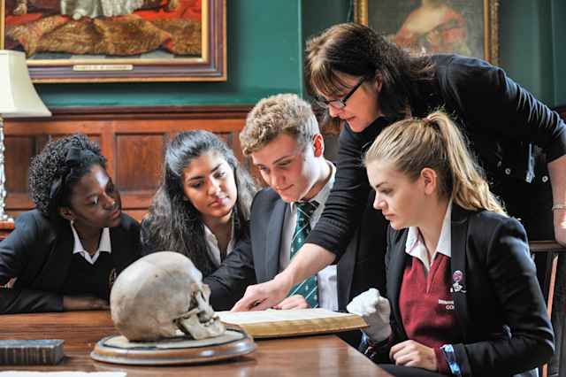 Stonyhurst College - traditionelles englisches Internat Stonyhurst College - traditionelles englisches Internat