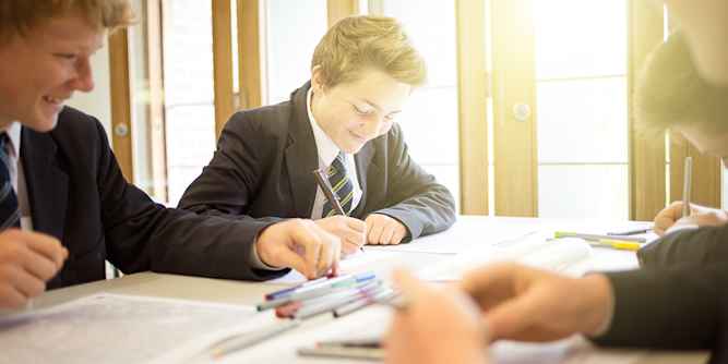 Bedford School for Boys - Gruppenarbeit Bedford School for Boys - Gruppenarbeit