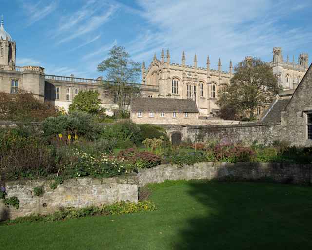 SEAS Muth Oxford Summer School - Englisch-Abiturvorbereitung SEAS Muth Oxford Summer School - Englisch-Abiturvorbereitung