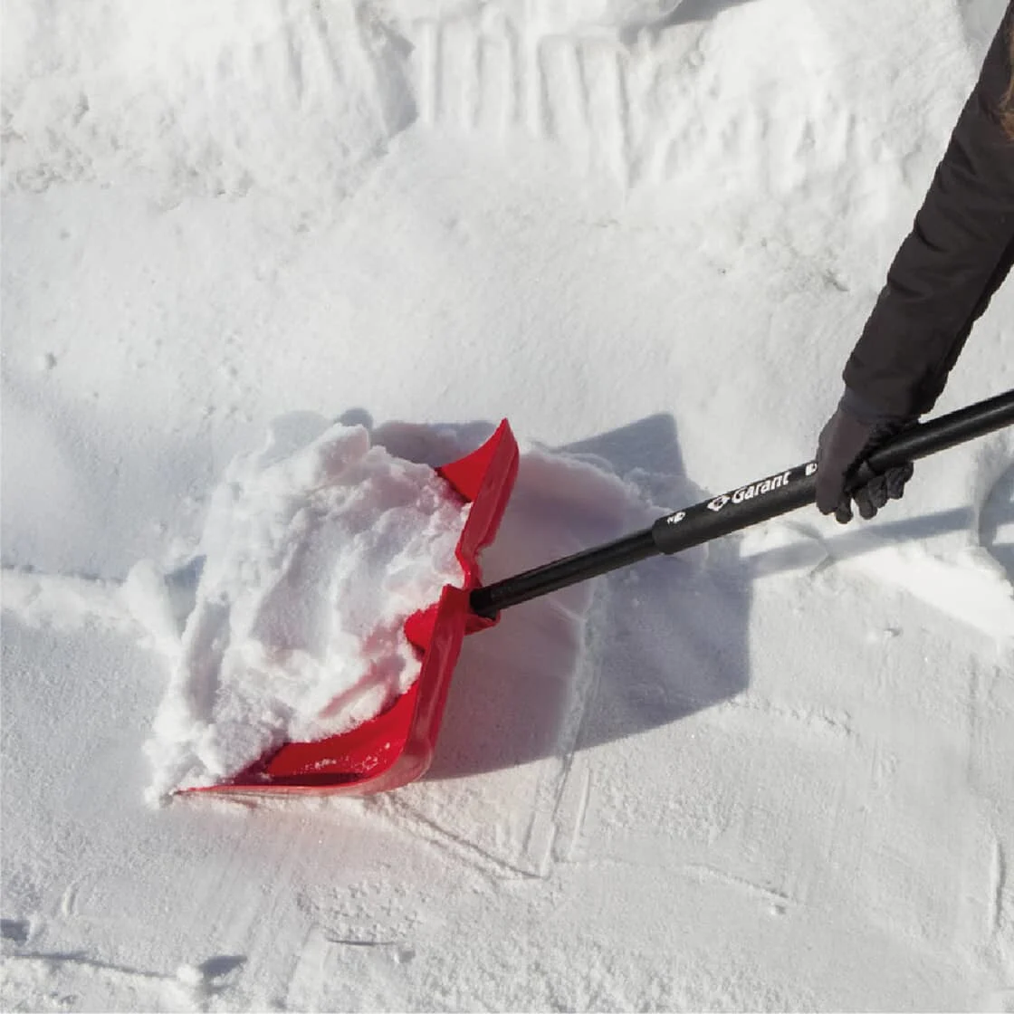 Quelqu'un enlève la neige