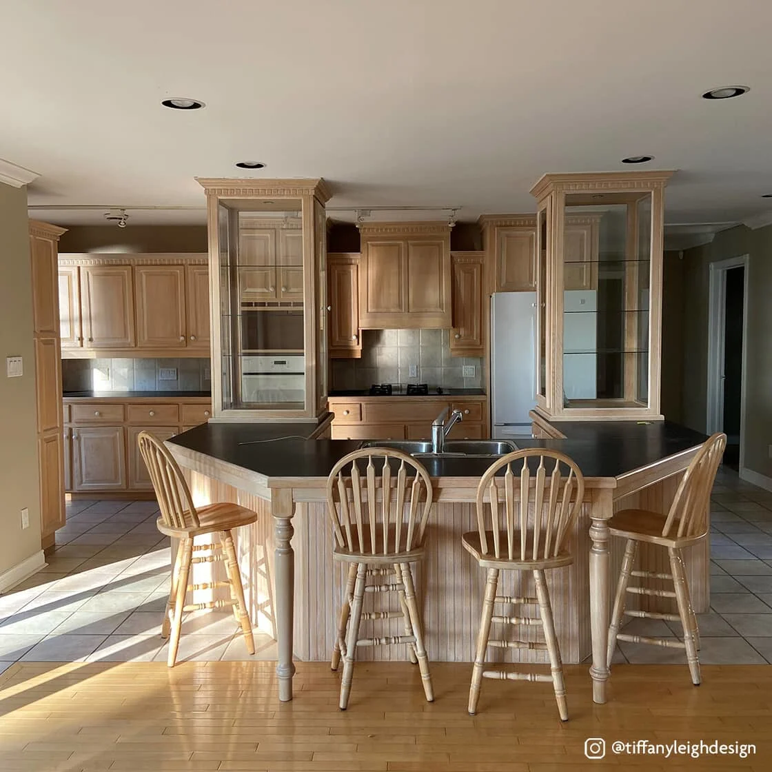 Voici comment peindre vos armoires de cuisine Home Hardware