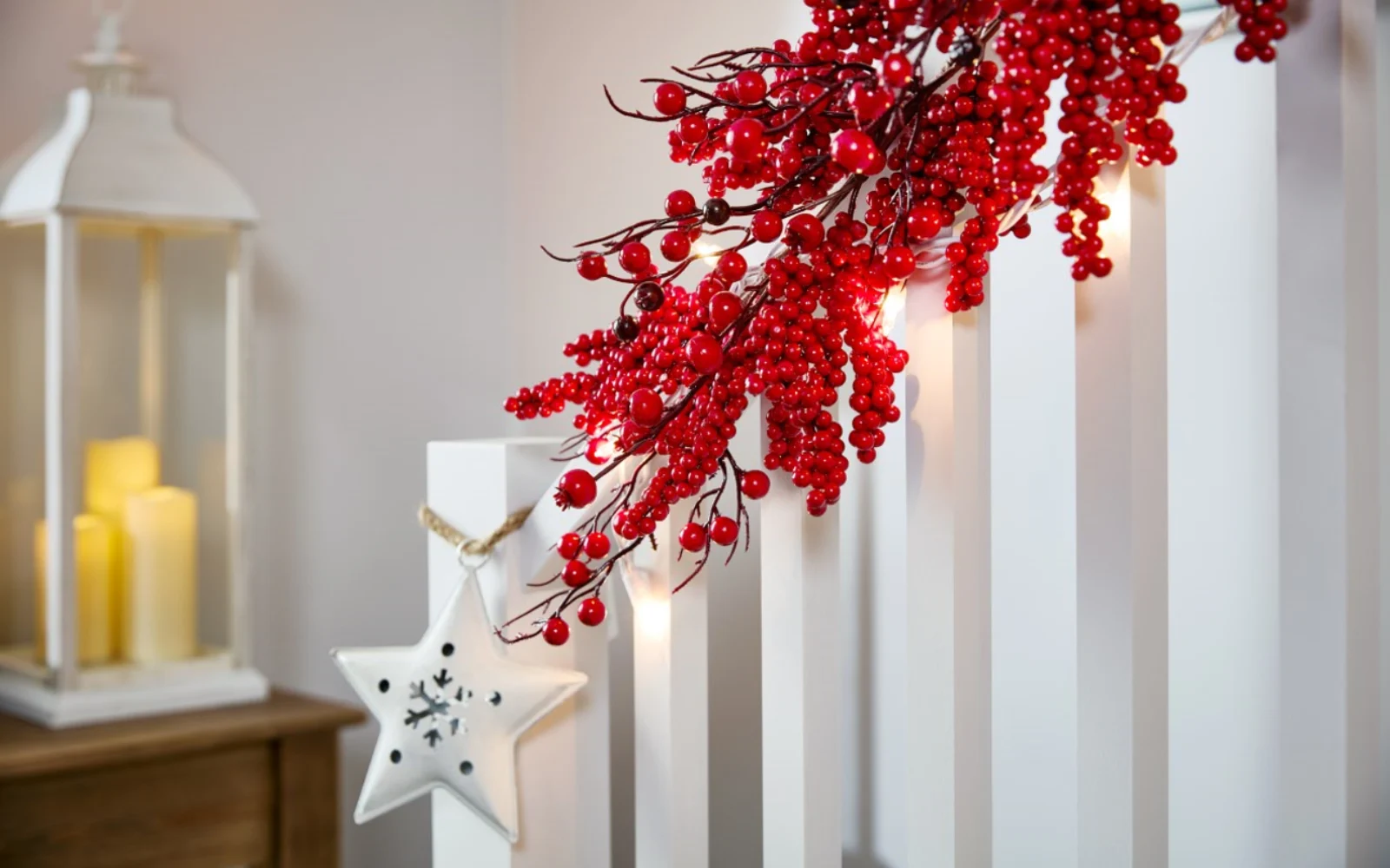 Simply Evergreen_Pop of Colour Garland 2