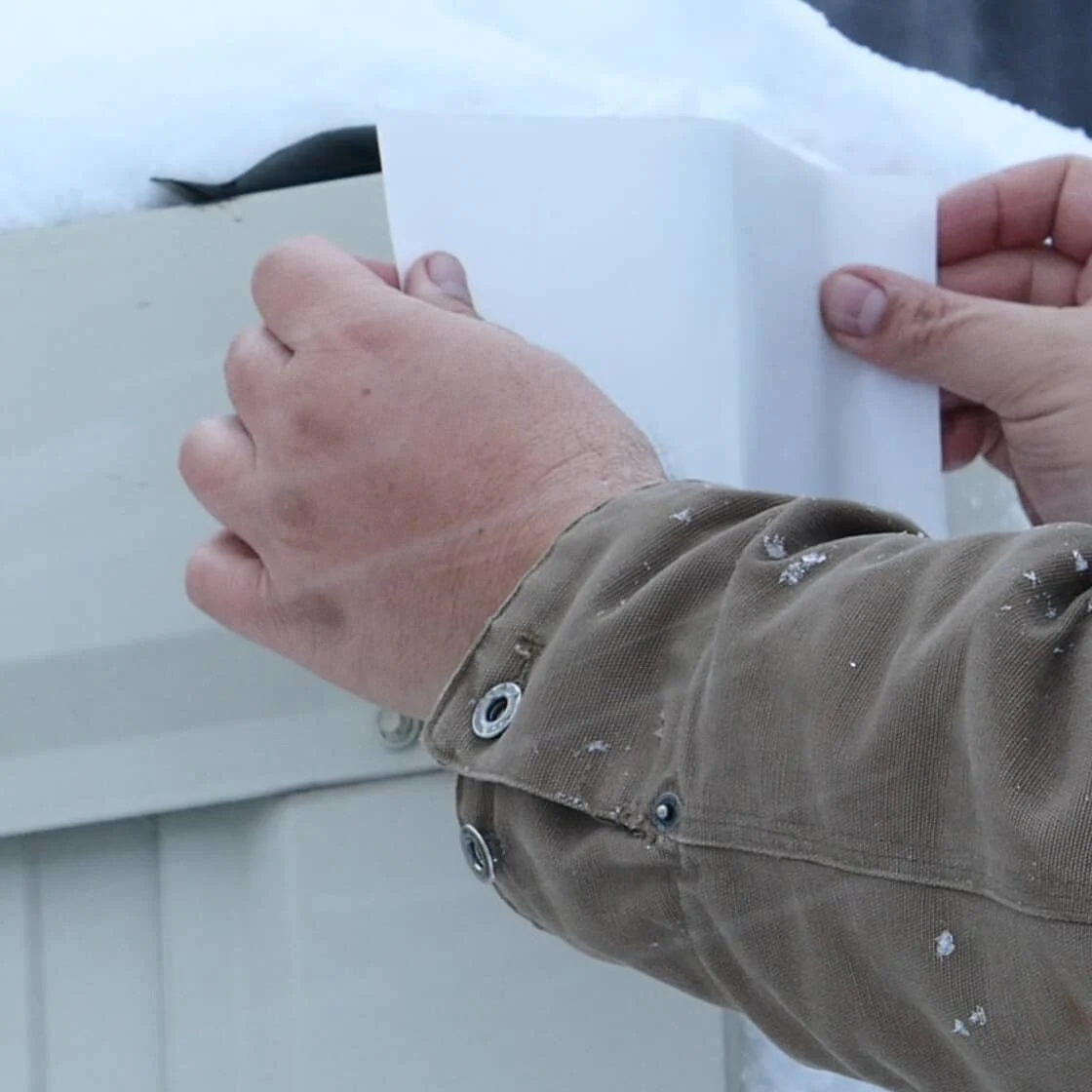 Here’s How to Choose & Use Caulking vs. Sealant Home Hardware