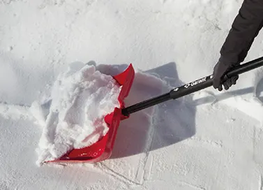 Pelle-traîneau à neige Garant en polyéthylène à lame d'acier 24 po