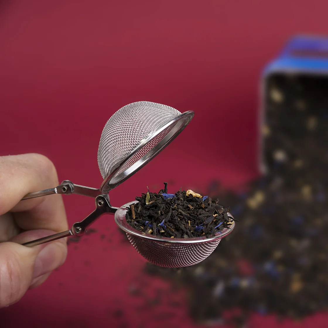 loose leaf tea in a tea infuser 1120x1120