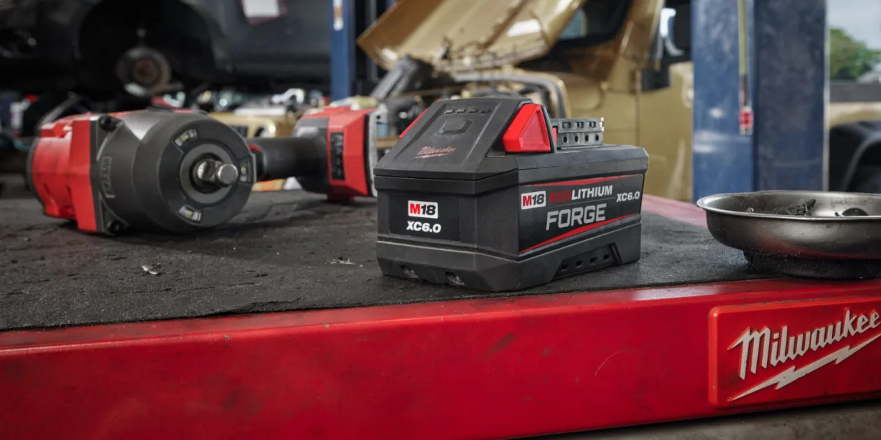 PRO News - Summer 2024 - Milwaukee - Forge Battery Features & Benefits Image
