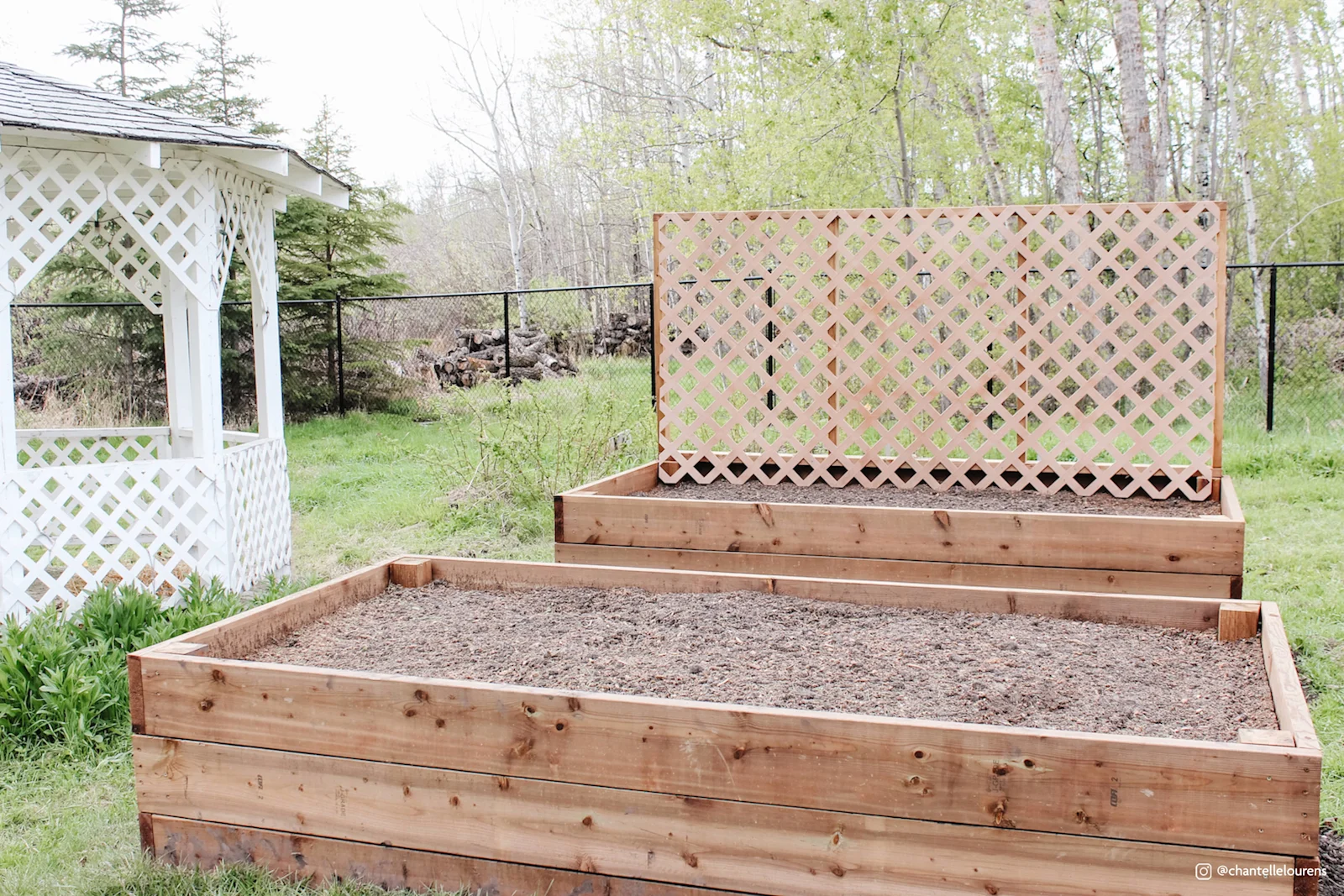 Potager en bois 2 étages avec treillis –