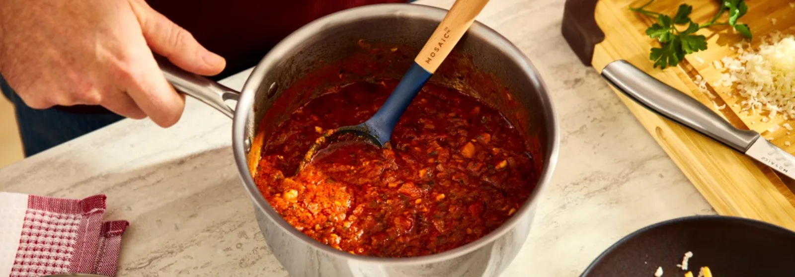 Coffre-fort Portable Pour Pistolet - Sécurité à Clé - Câble Antivol Inclus - Dimensions 24x16.5x4.5 Cm (approx)