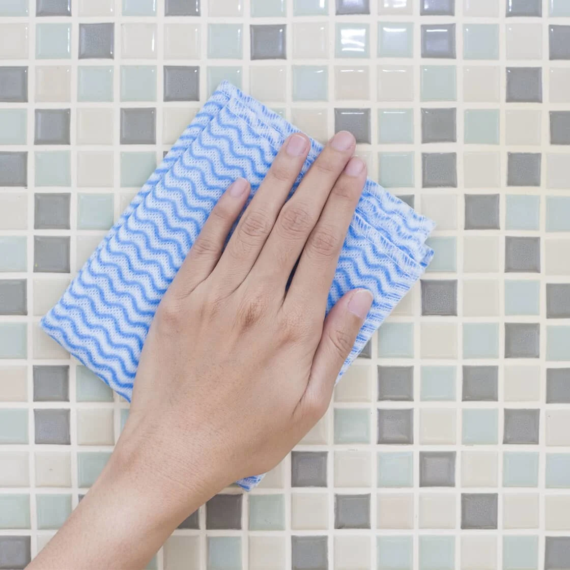 Cleaning tiles