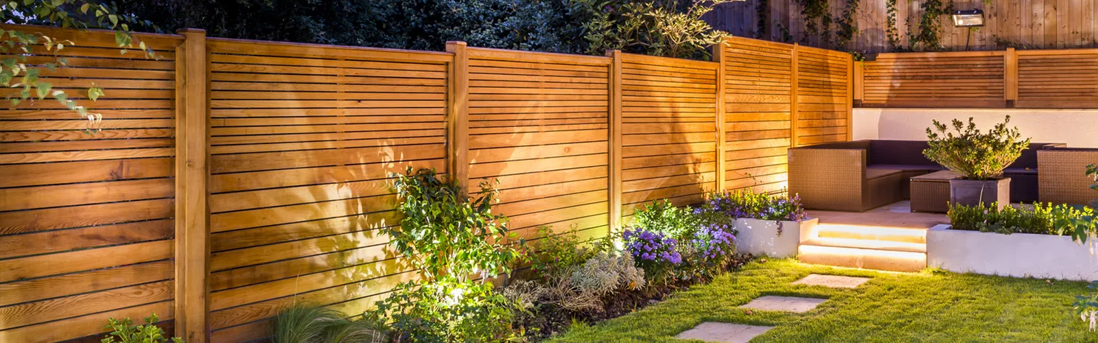 Créer de l'intimité dans son jardin avec une clôture moderne