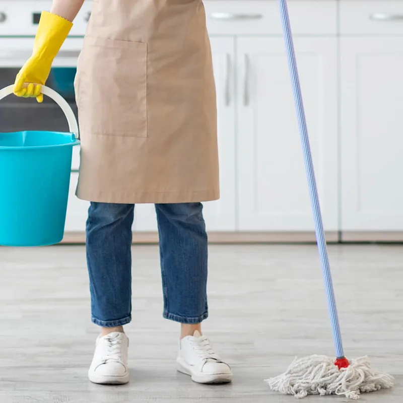 Clean vinyl floors