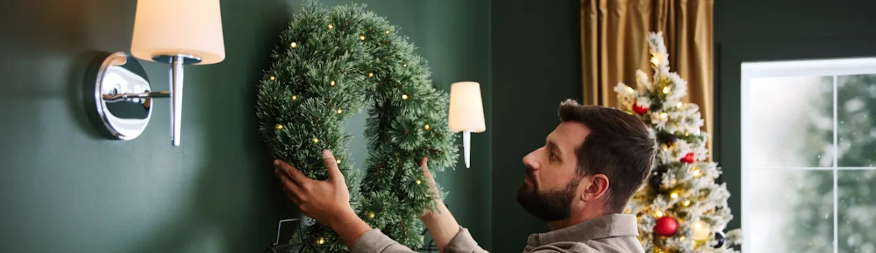 Christmas Wreaths & Garlands (Everyday Living) - Theme Page Banner Image