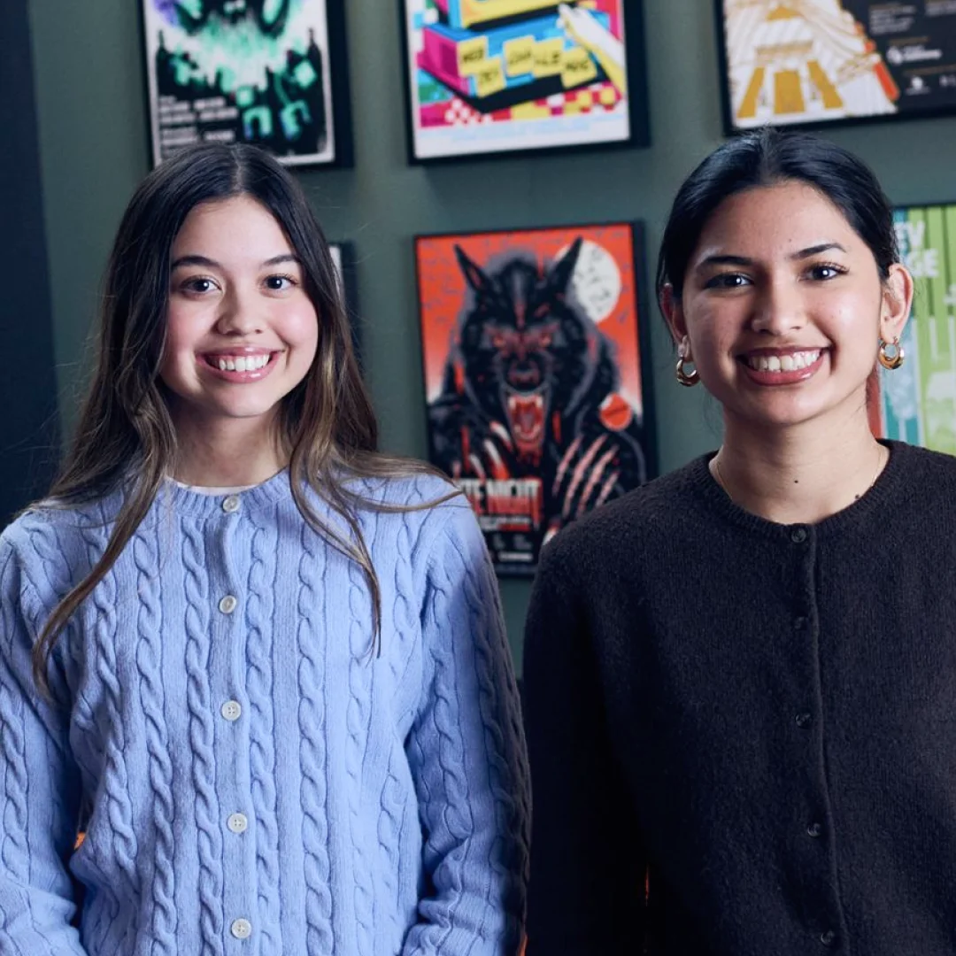 Portret Chloe Hughes i Fatimah Hussain