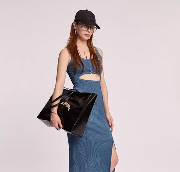 WOMAN SALE