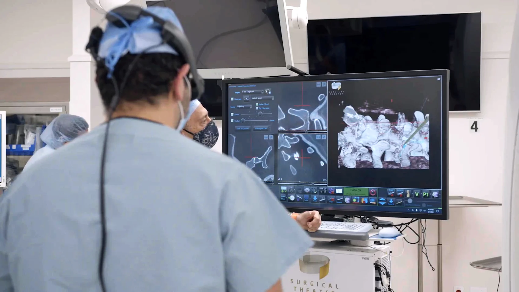 Dr-Ozgur-w-screen