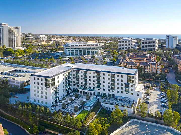 Vivante Newport Center