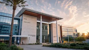 Exterior entrance of Hoag Irvine Women's Hospital