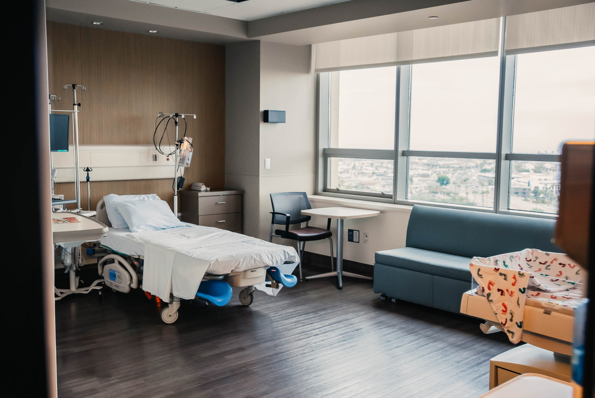 Hoag Newport Beach Birthing Suites - 9