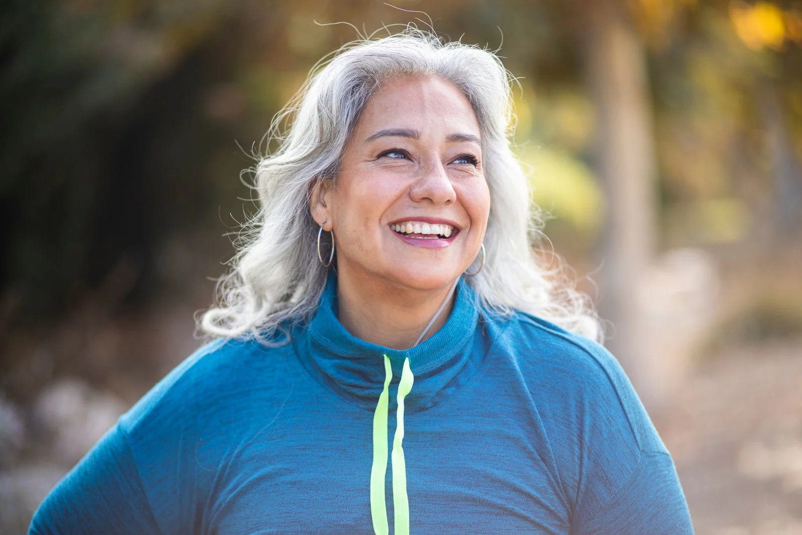A woman stays healthy by exercising