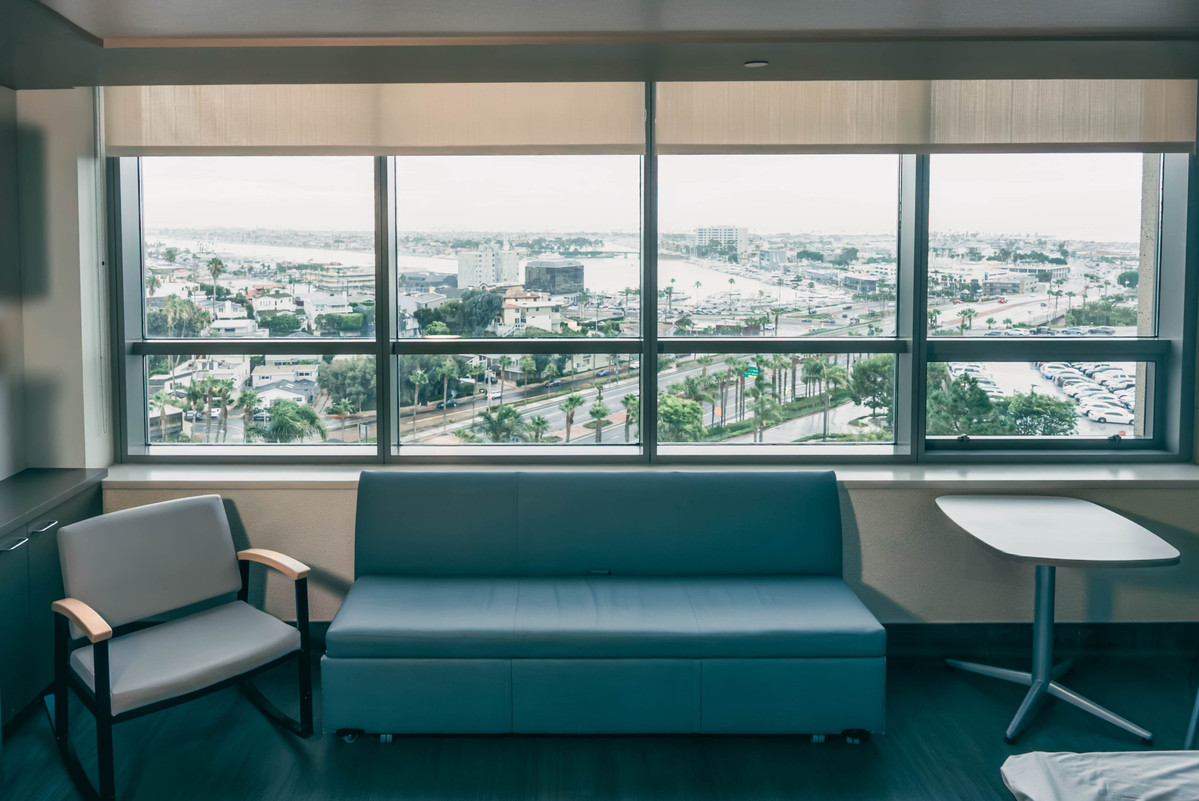 Hoag Newport Beach Birthing Suites - 6