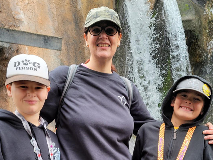 Sarah and her kids testimonial image