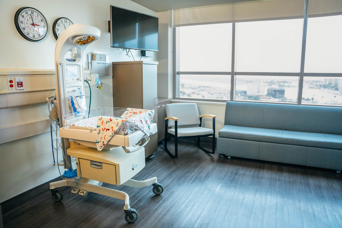 Hoag Newport Beach Birthing Suites - 12