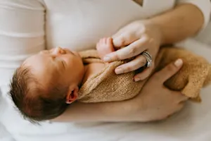 Hoag-Maternal-Mental-Health-Clinic-Helps-New-Mom-1440x960