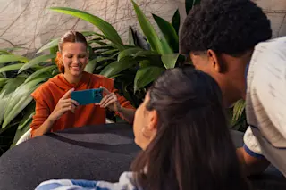 Moto G77 promo