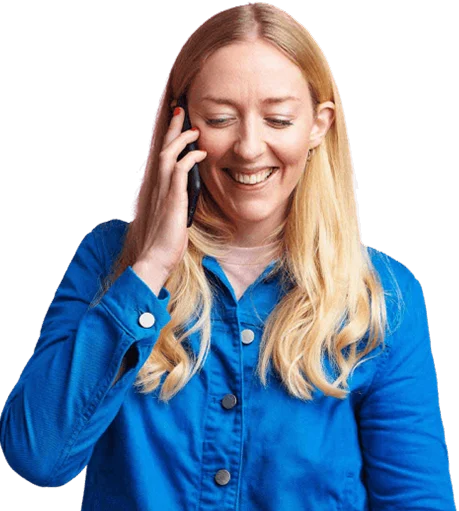 Olivia taler i mobil - Image