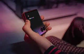 moto razr 60 ultra promo pic