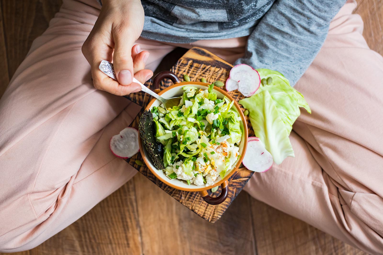 women-holding-salad
