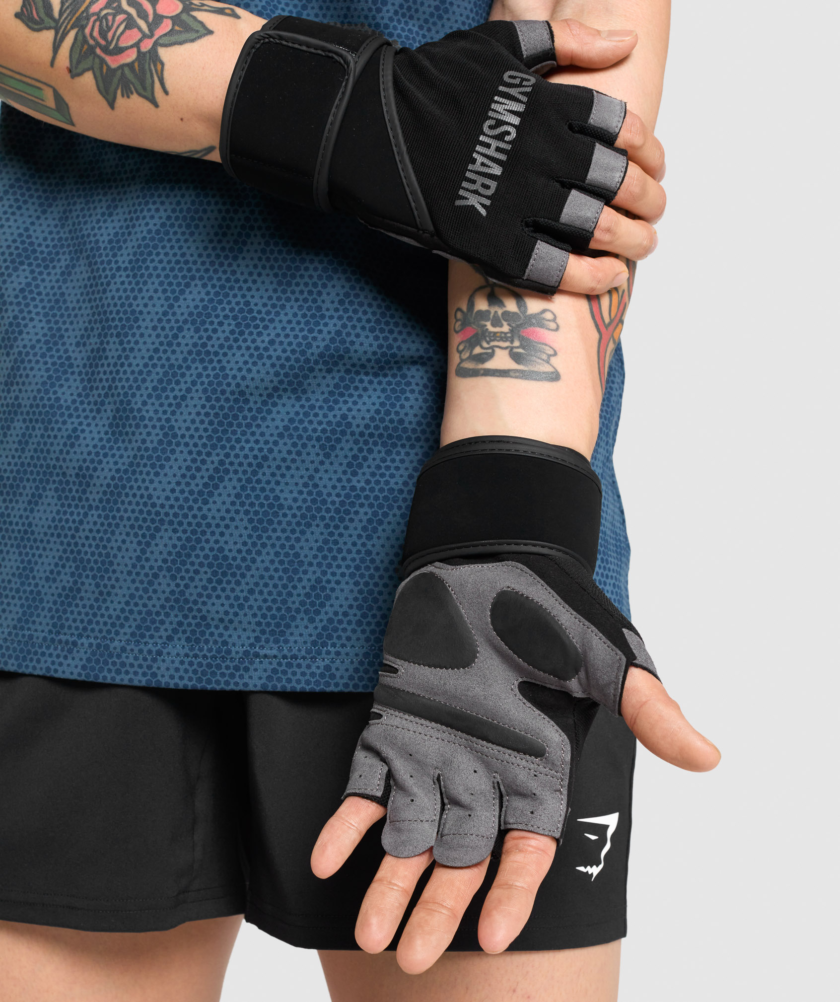 The Benefits Of Weightlifting Gloves, Wrist Wraps And Lifting Straps And  When You Should Wear Them
