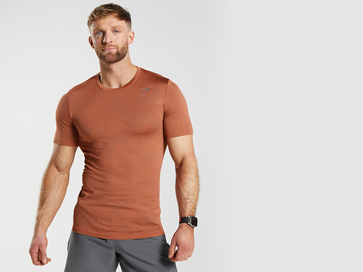 The 11 Best Workout Shirts For Men 2023