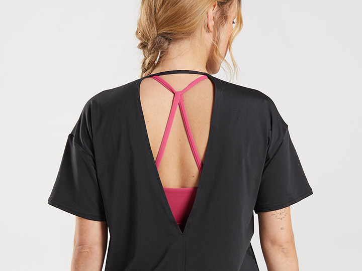 Turn a plain T-Shirt into a cute backless top. Video tutorial