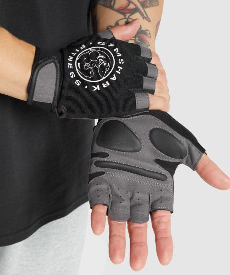 https://images.ctfassets.net/8urtyqugdt2l/7ANJAytVIvze6Oi19b8yNB/236062842ee34825f98292e3f172ebf5/Gymshark_Legacy_Lifting_Gloves_Black.jpg?w=550&h=550&fit=thumb