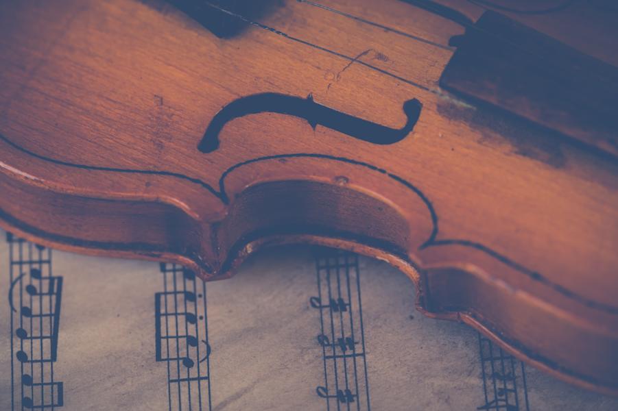What is the most common key for a symphony and why classical kusc