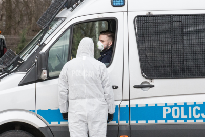 Польские полицейские во время пандемии коронавируса. Фото: Томаш Ключиньский / Forum