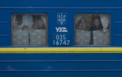 Беженцы из Украины в поезде. Фото: Аркадиуш Лавринец / Forum