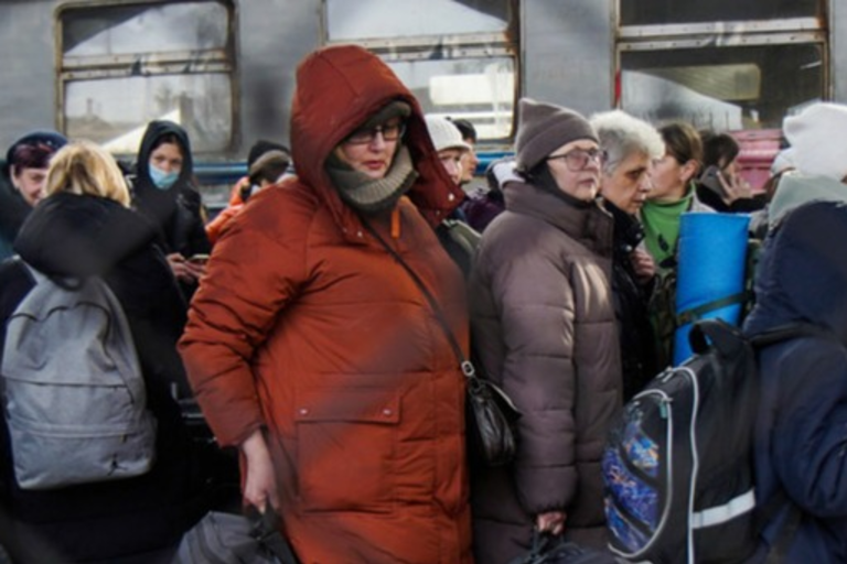 Работодатели упрощают беженцам трудоустройство. Фото: Якуб Каминьский / East News