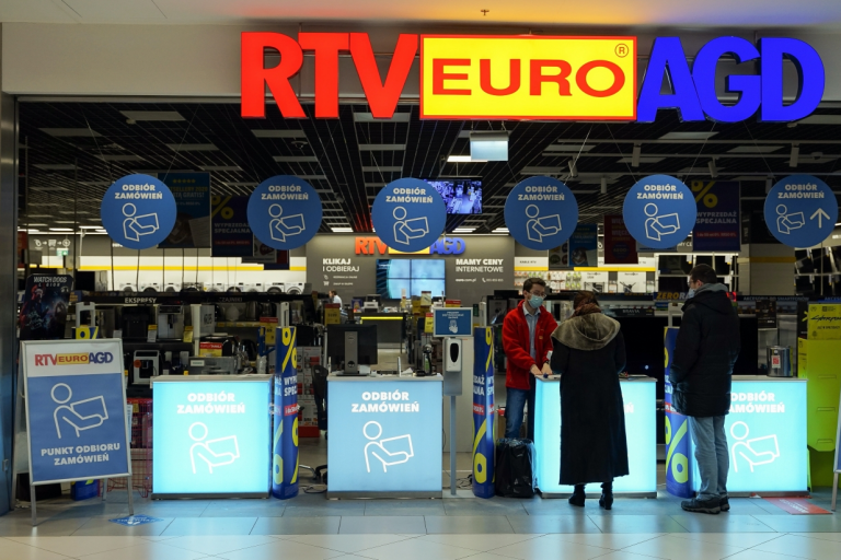 Магазин электроники Rtv Euro Agd, который продает товары без возможности входа внутрь. Фото: Мирослав Песлак / Forum