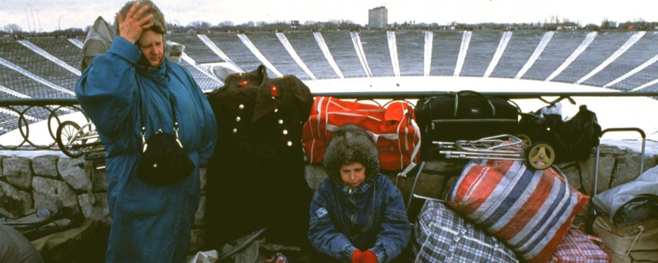 Женщины из бывшего СССР на Стадионе Десятилетия, 1992. Фото: Ярослав Стахович, Кшиштоф Вуйчик / Forum