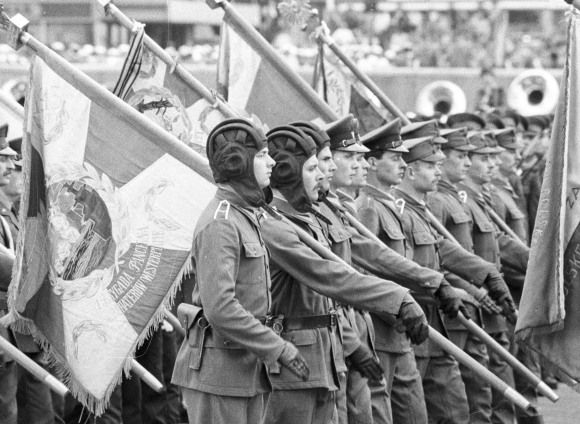 Празднования Национального праздника победы и свободы в Варшаве, 1985. Фото: Гжегож Рогинский / Forum